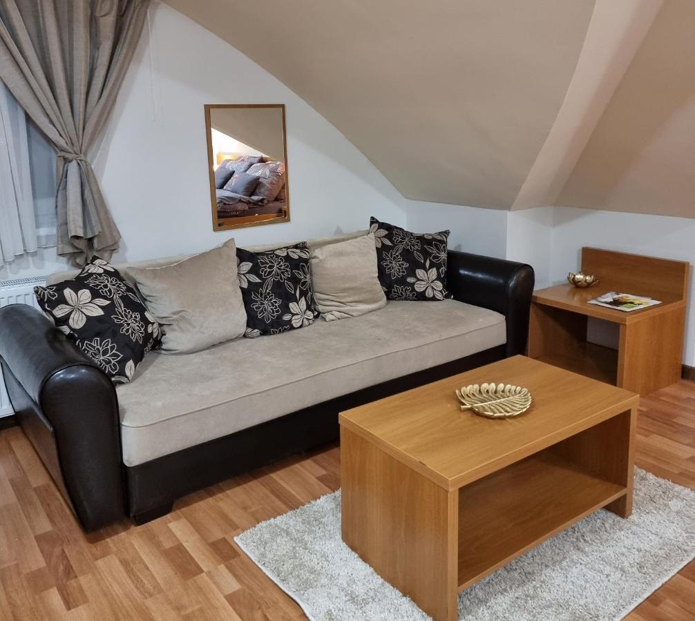 Relax Wellness Manzard Hajduszoboszlo Apartment Luaran gambar