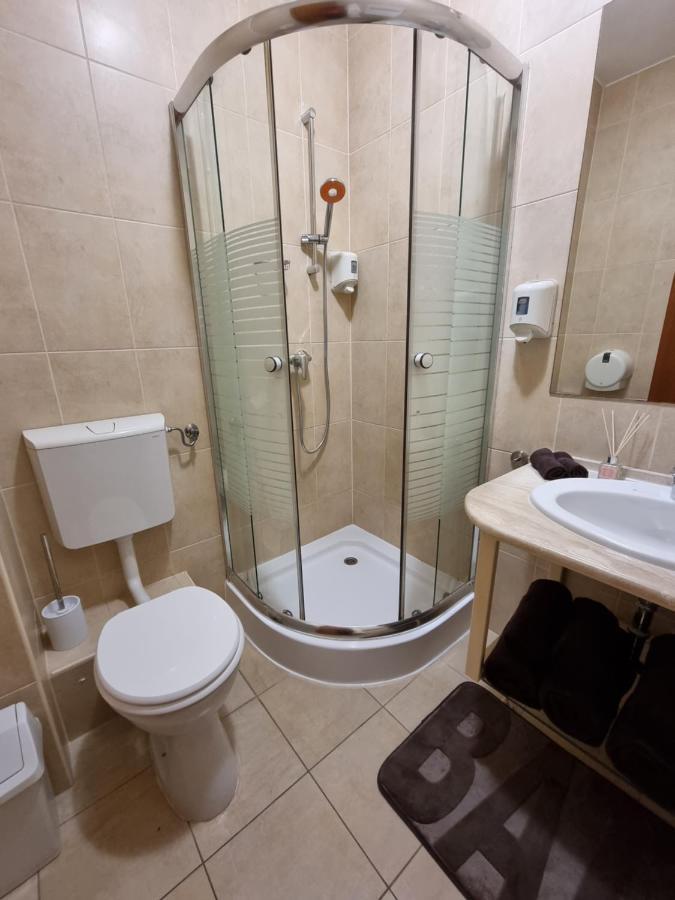 Relax Wellness Manzard Hajduszoboszlo Apartment Luaran gambar