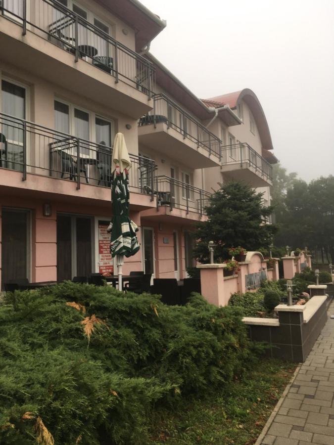 Relax Wellness Manzard Hajduszoboszlo Apartment Luaran gambar